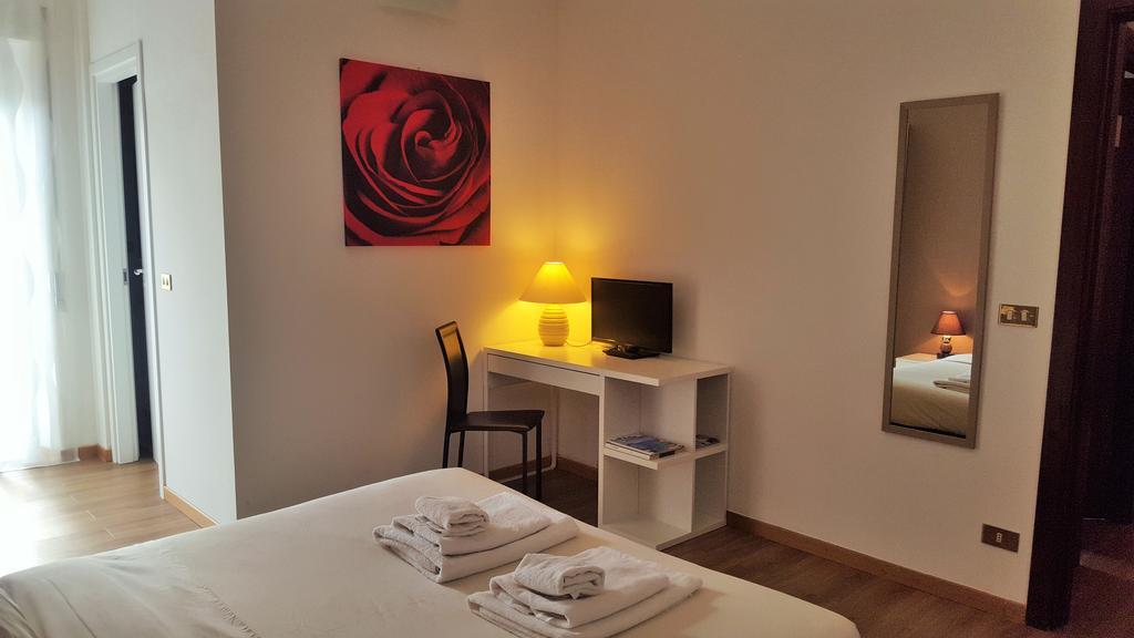B&B Amaفيرونا الغرفة الصورة